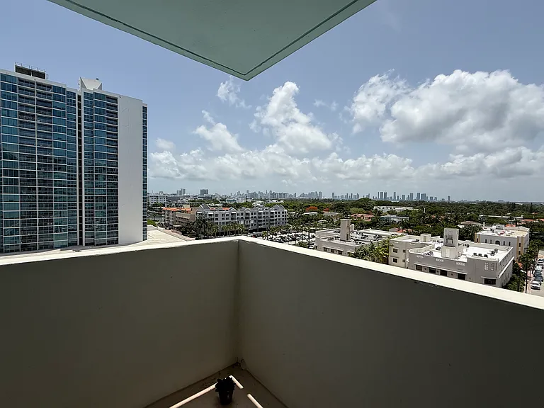 2899 Collins Ave #1022 — Photo 21