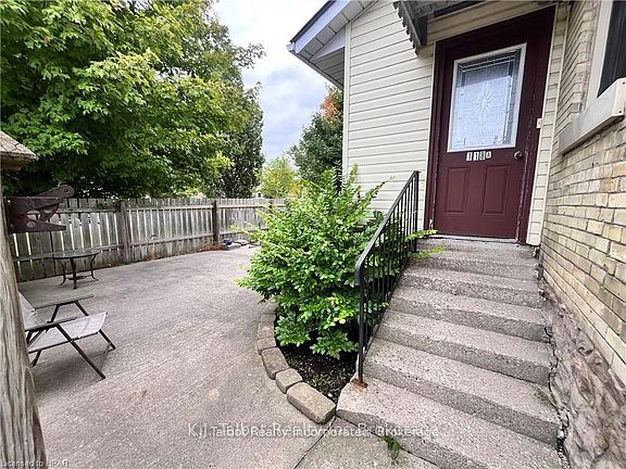 4th image of 118 Toronto St Unit 1