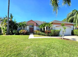 1122 Golf Course Pkwy, Davenport, FL 33837