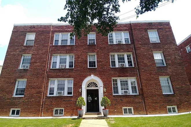 2 bed, 705 sqft, $1,650 — Photo 1