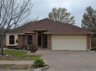 623 Johnathon Ct, Joshua, TX 76058