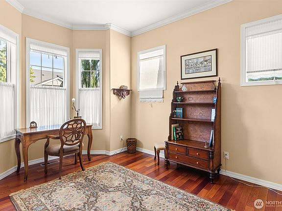 4th image of 23001 NE 127th Way