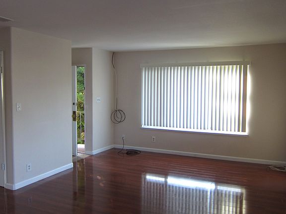 5th image of 43126 Mayfair Park Ave
