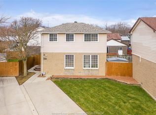 9318 Bayswater Ct, Windsor, ON N8S 4L1