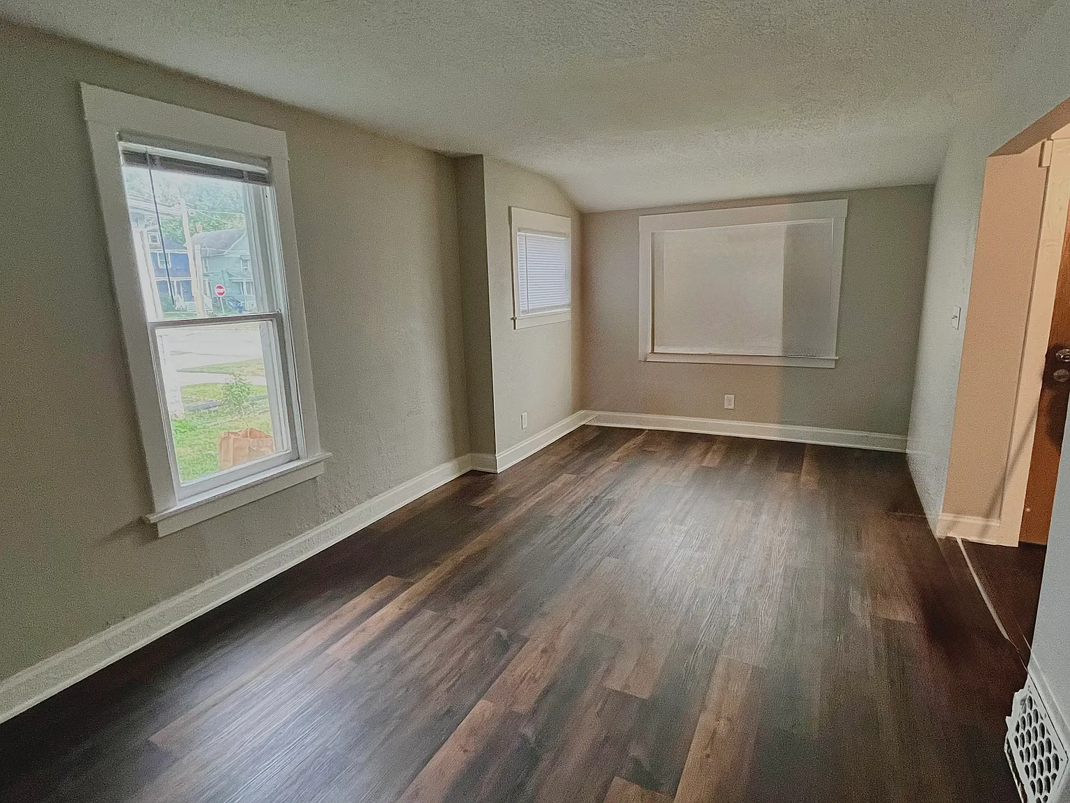 116 N Chestnut St — Photo 4