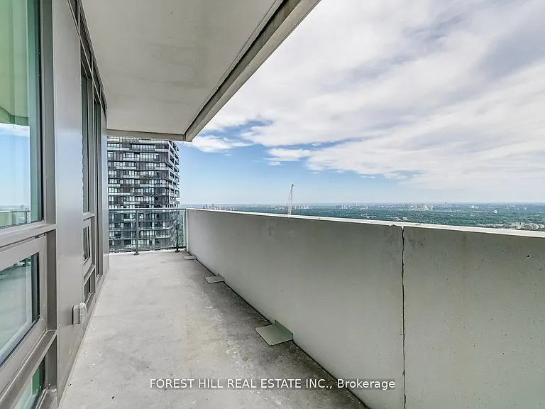 2221 Yonge St #5402 — Photo 27
