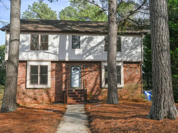 5520 Sweetbriar Dr, Raleigh, NC 27609
