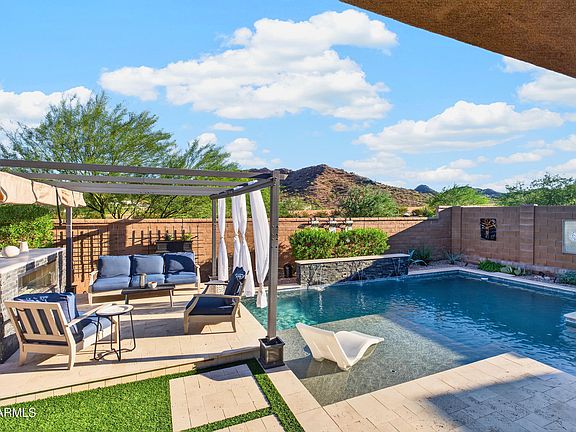 3rd image of 16779 W PASEO Way