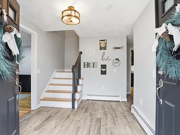 3rd image of 165 Townsend St
