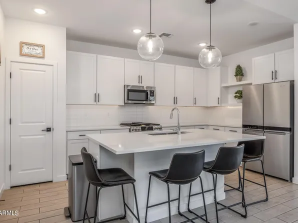 8624 W AUGUSTA Avenue, Glendale, AZ 85305