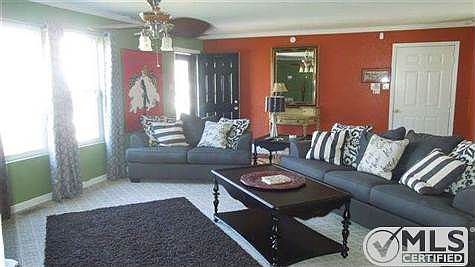 1st image of 221 Cynthia Cir