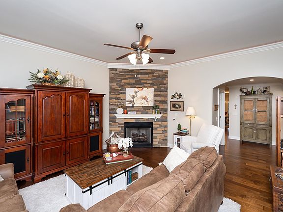 3rd image of 301 Mossy Rock Ct