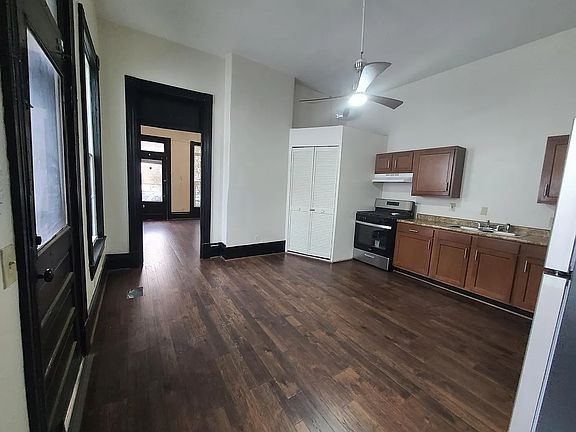5th image of 617 E Ormsby Ave APT 1