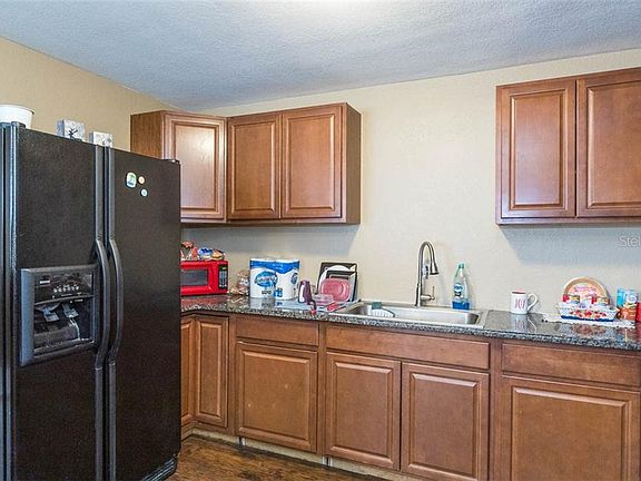 5th image of 404 Patrick Ave
