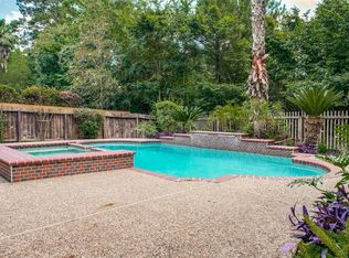 58 W Knightsbridge Dr, Conroe, TX 77385