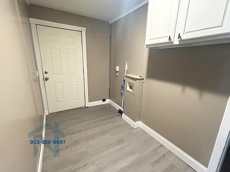601 Thomas St — Photo 9