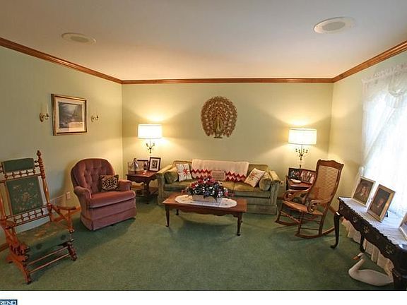 5th image of 102 Sunshine Ln