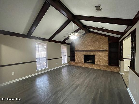 3rd image of 233 Pecan Creek Dr