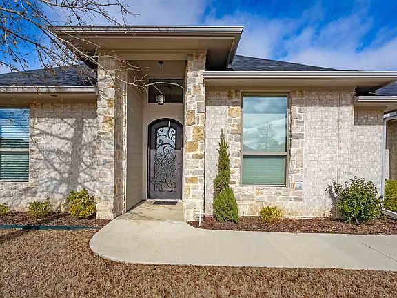 3rd image of 2505 Oasis Dr