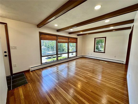 5th image of 51 Belcourt Ave
