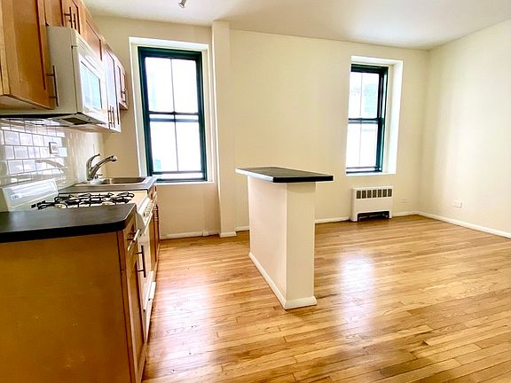 2nd image of 502 E 79th St APT 1G