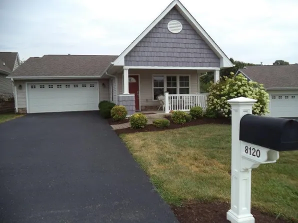 8120 Golden Oak Ln, Roanoke, VA 24019