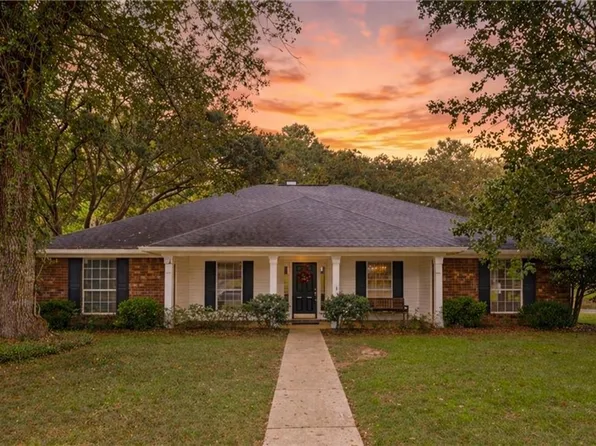 1040 Wakefield Dr W, Mobile, AL 36695