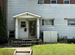 15 Avenell Ln, Cincinnati, OH 45218