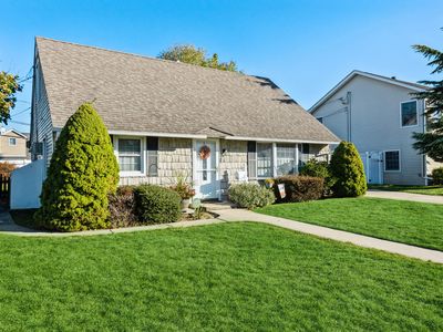 3139 Euston Ln, Levittown, NY, 11756