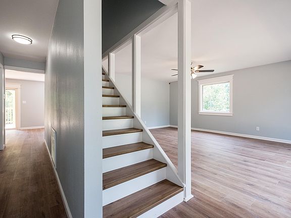 5th image of 8025 Danwood Dr