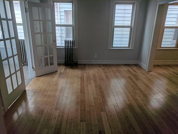 4th image of 180 Columbia Ave