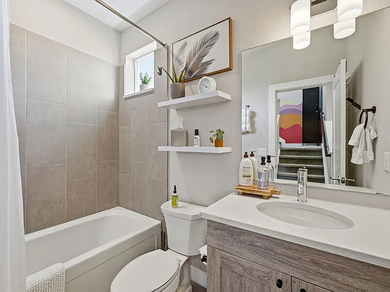 1731 Irving St #105 — Photo 38