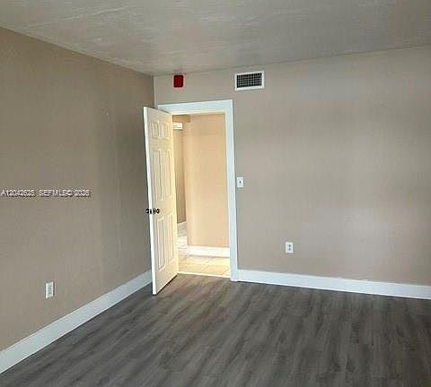 4th image of 251 NE 187th St APT 809