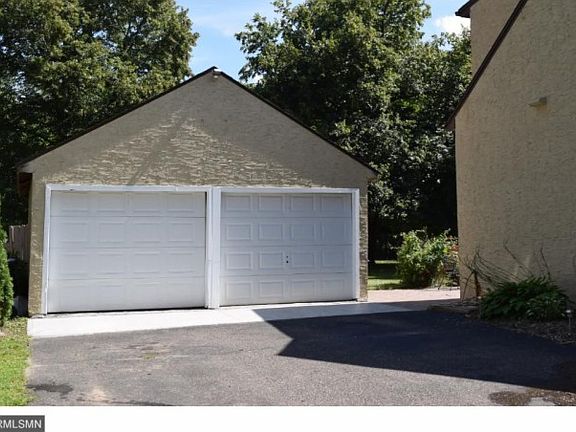 3rd image of 21801 Saint Francis Blvd