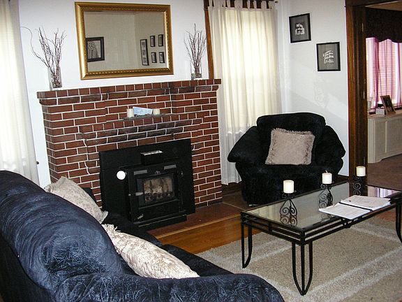 Living Room w/hardwood