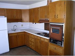 2nd image of 713 S Village Dr