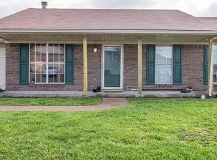 210 Holly Ln, Paris, KY 40361