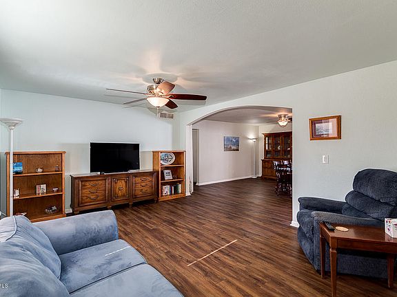 4th image of 654 W La Donna Dr