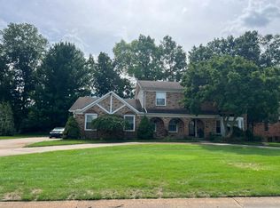 2901 Ravinewood Dr, Commerce Township, MI 48382