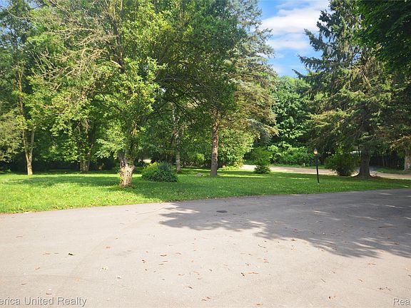 2nd image of 500 Keddle Rd