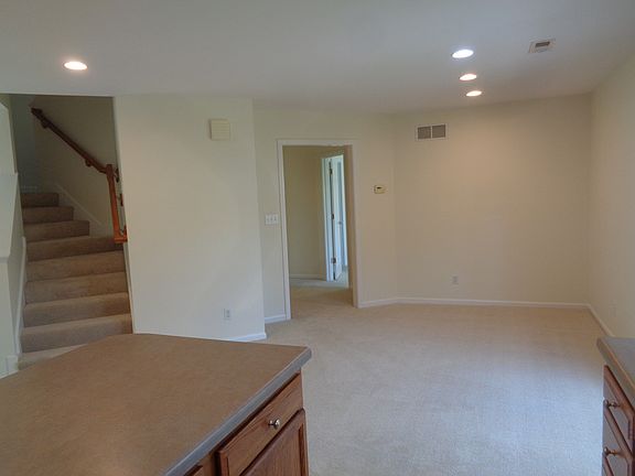 5th image of 4008 Meadow View Dr