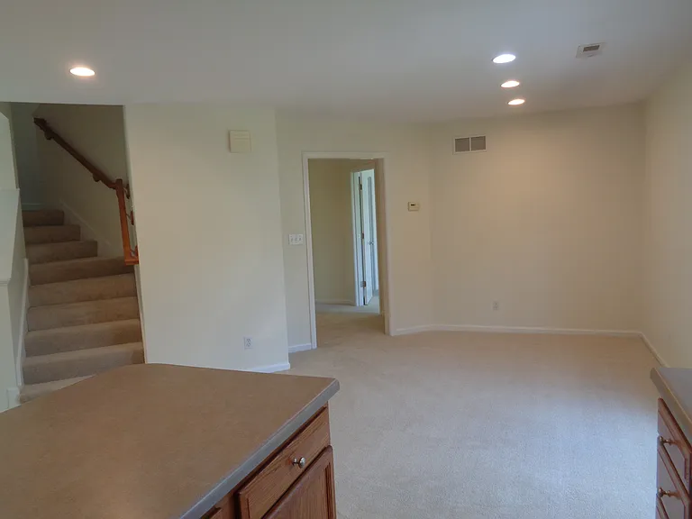 4008 Meadow View Dr — Photo 5