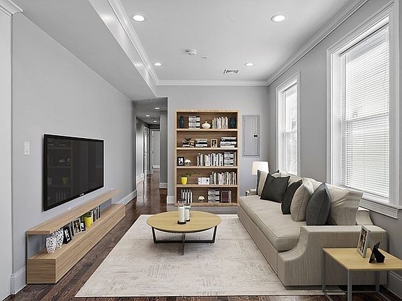 5th image of 85 Lexington St Unit 3
