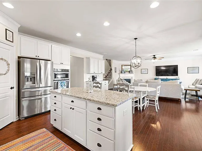 496 Spring View Dr — Photo 11
