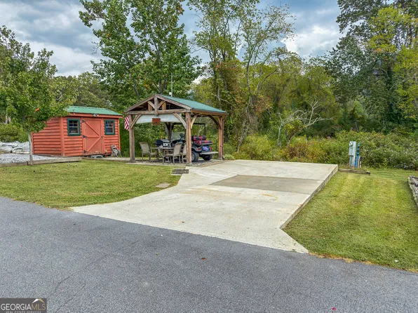 398 River Vista Dr, Dillard, GA 30537