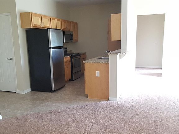 2nd image of 1077 Willow Brook Bnd