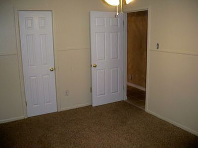 5th image of 933 En 10th St