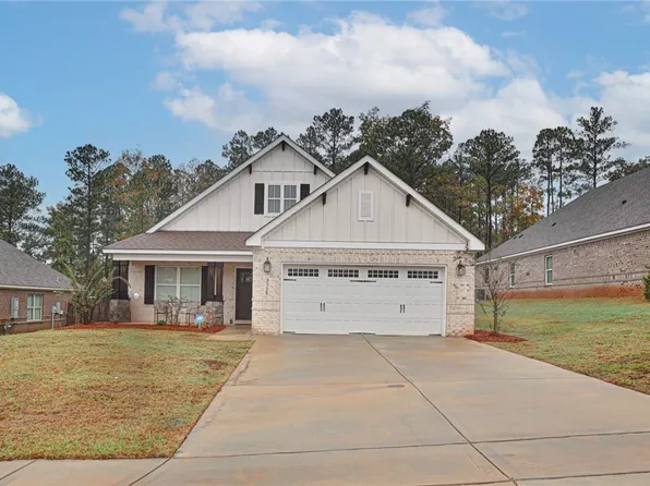 2300 Sherwood Dr, Opelika, AL 36801