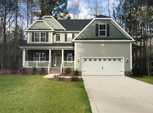 121 Aster Pl, Hampstead, NC 28443