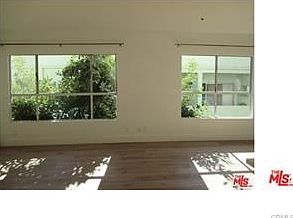 4th image of 939 Palm Ave APT 302